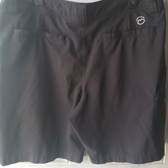 Men shorts - Picture 2 of 4